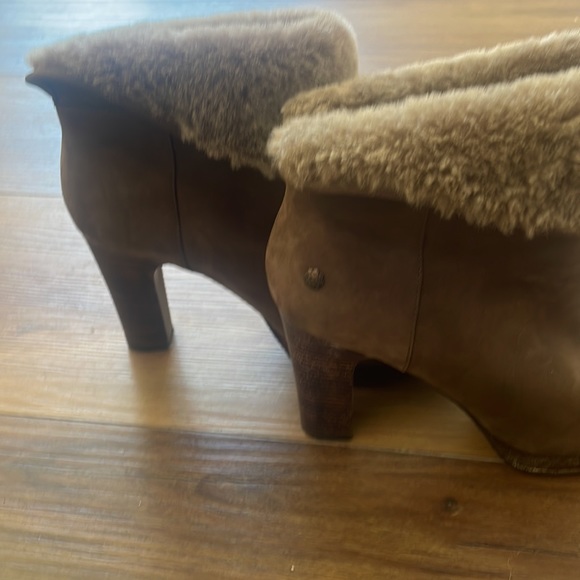 Ugh booties - Picture 3 of 5